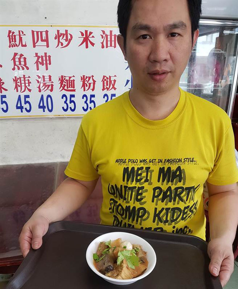 良泉小吃是在地逾半世紀古早味老店,如今已傳到第二代,甜不辣真實材料,味道始終如一。(蔡依珍攝)