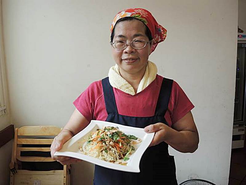 簡單麵館的不簡單涼麵,無論麵體、醬汁都顛覆一般人對涼麵的認知。(邱立雅攝)