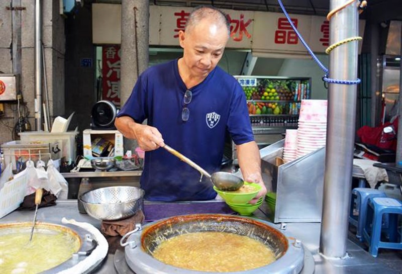 蘇明益把客人當家人,用料自然就不會去計較。(林和生攝)