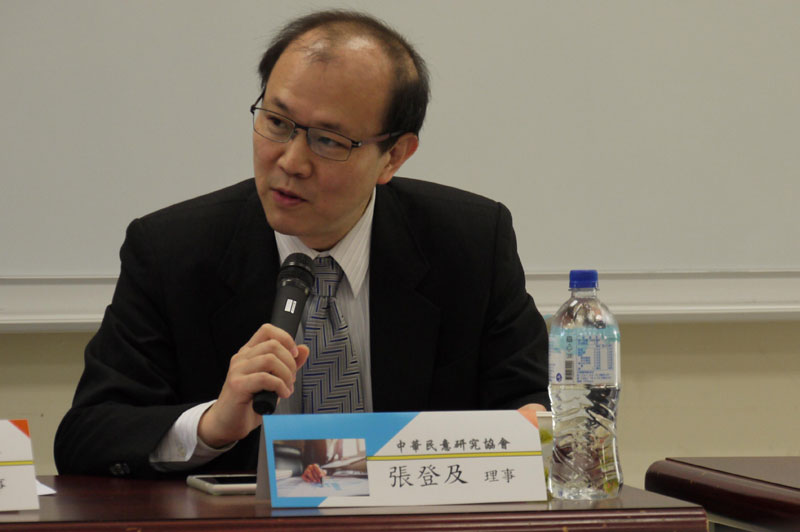 中華民意研究協會理事、台大政治系教授張登及。(記者潘維庭攝)