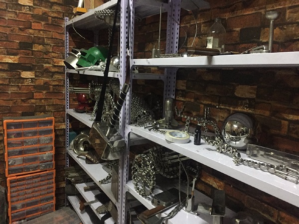 耿帥製作的「無用良品」。(取自《新京報》)