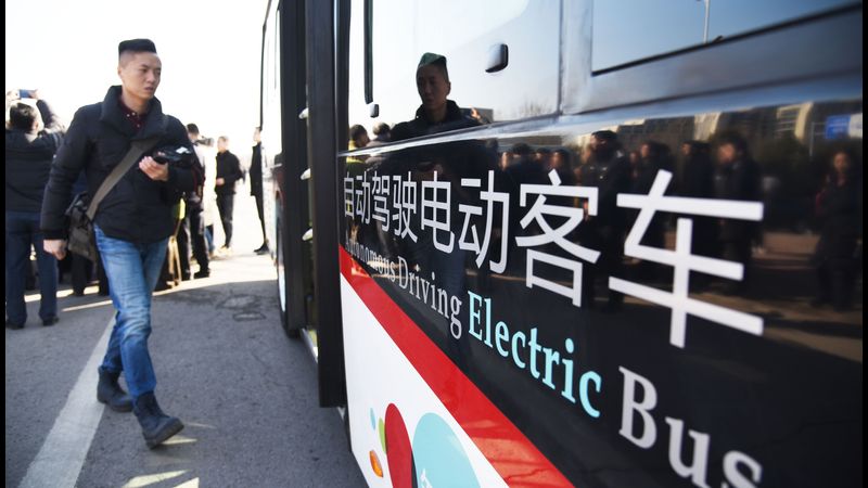 1月22日,無人駕駛汽車在山東濟南路試。(新華社)
